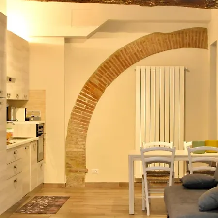 La Casa Della Campana Apartment *